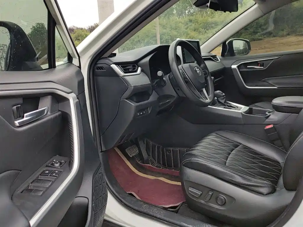 RAV4 Dual Engine 2.5 L E-CVT 2 WD Elite