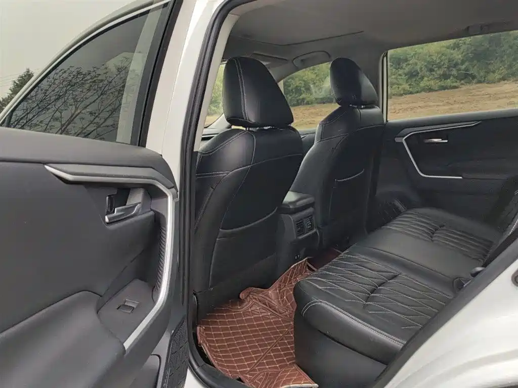 RAV4 Dual Engine 2.5 L E-CVT 2 WD Elite