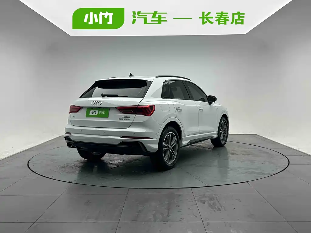 Audi Q3 35 TFSI Fashion Dynamic (1.4 T)