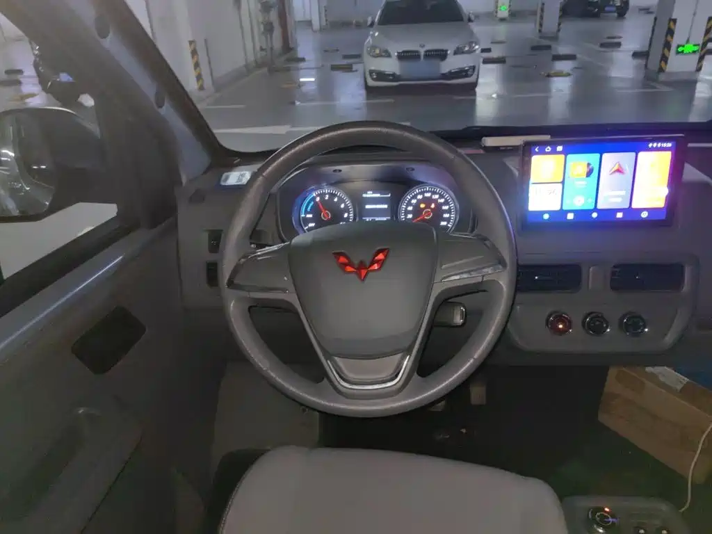 Wuling Yangguang 五菱扬光 2025款 400 km 客车版舒适型