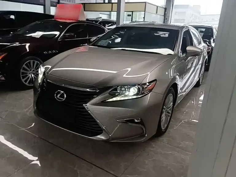 Lexus ES 200 Elite