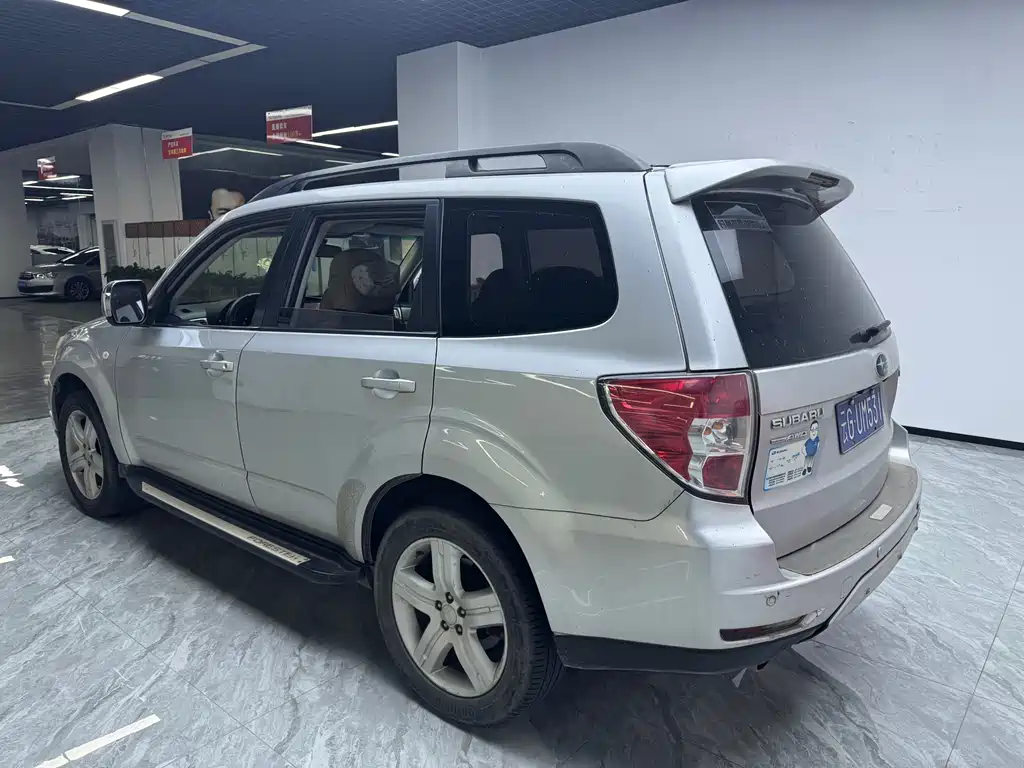 Forester 2.5 XS Auto Luxury