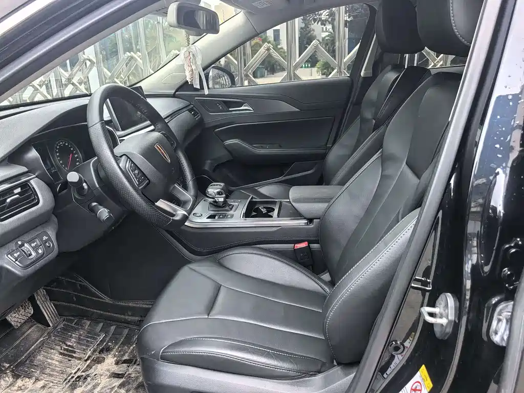 Hongqi H5 1.8 T Auto Connected Flagship Charm