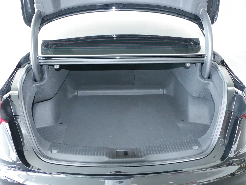 Hongqi H5 2.0 T Auto Flagship Smooth