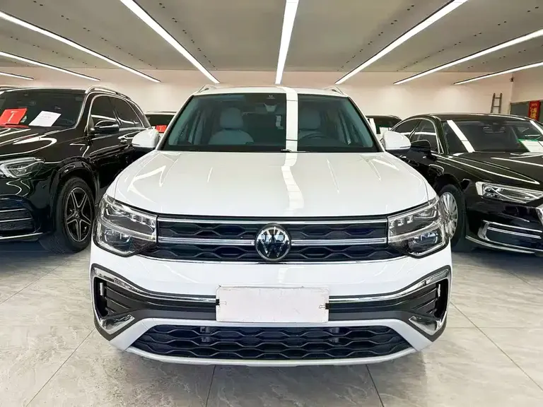Volkswagen Tharu 300 TSI 2 WD Full Moon