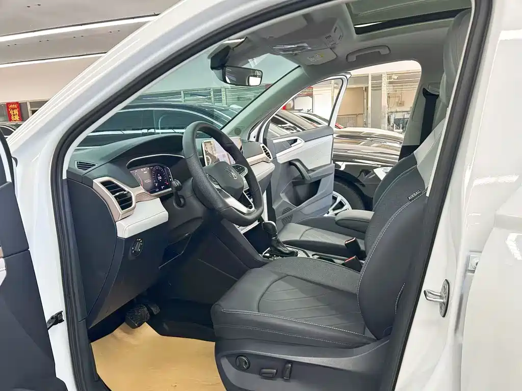 Tharu 300 TSI 2 WD Full Moon