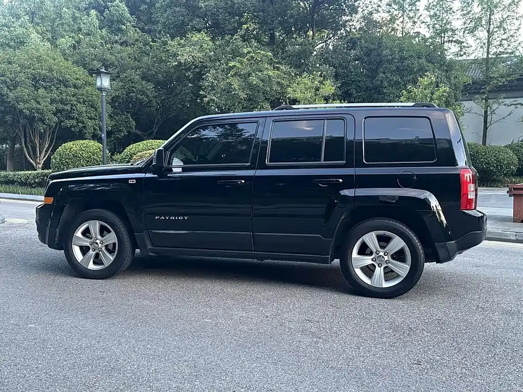 Patriot 2.4 L Sport
