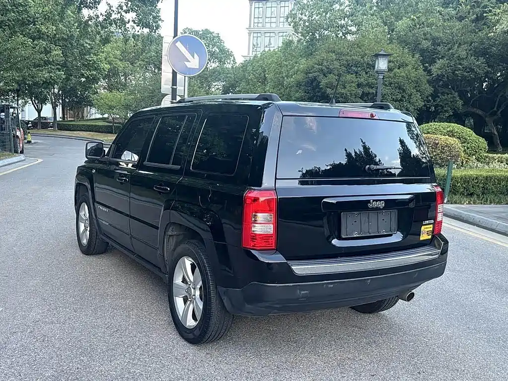 Patriot 2.4 L Sport