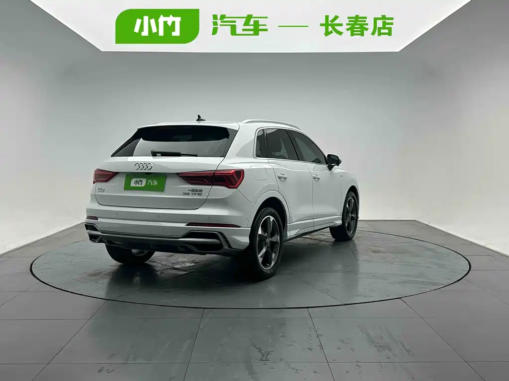 Audi Q3 35 TFSI Fashion Dynamic (1.4 T)