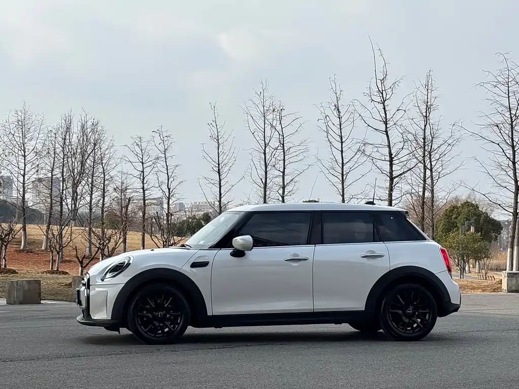 MINI 1.5 T ONE 5-door