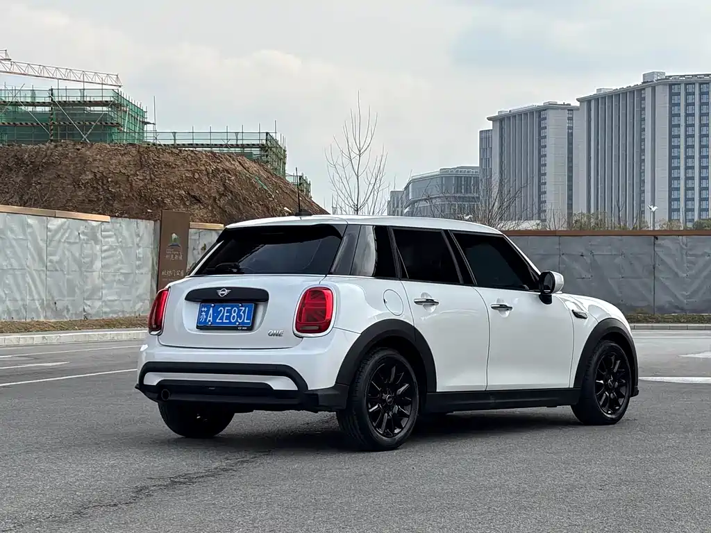 MINI 1.5 T ONE 5-door