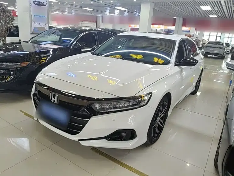 Honda Accord 260 TURBO Phantom Night · Distinguished