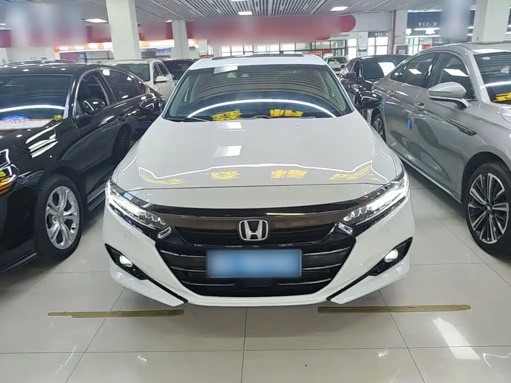 Accord 260 TURBO Phantom Night · Distinguished