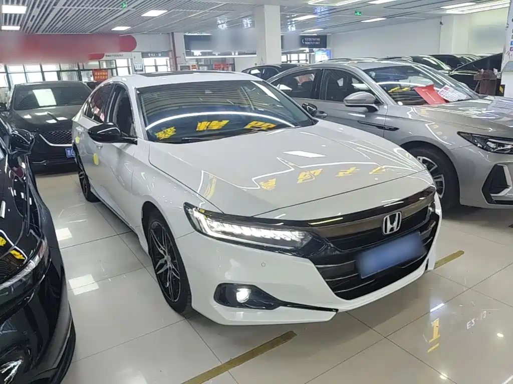 Accord 260 TURBO Phantom Night · Distinguished