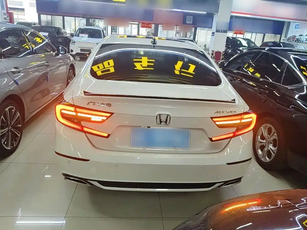 Accord 260 TURBO Phantom Night · Distinguished