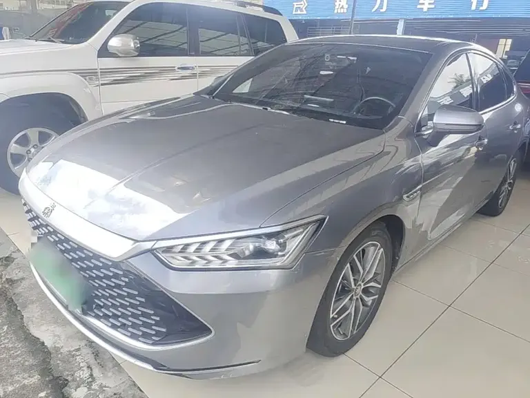BYD Qin PLUS DM-i 55 KM Flagship