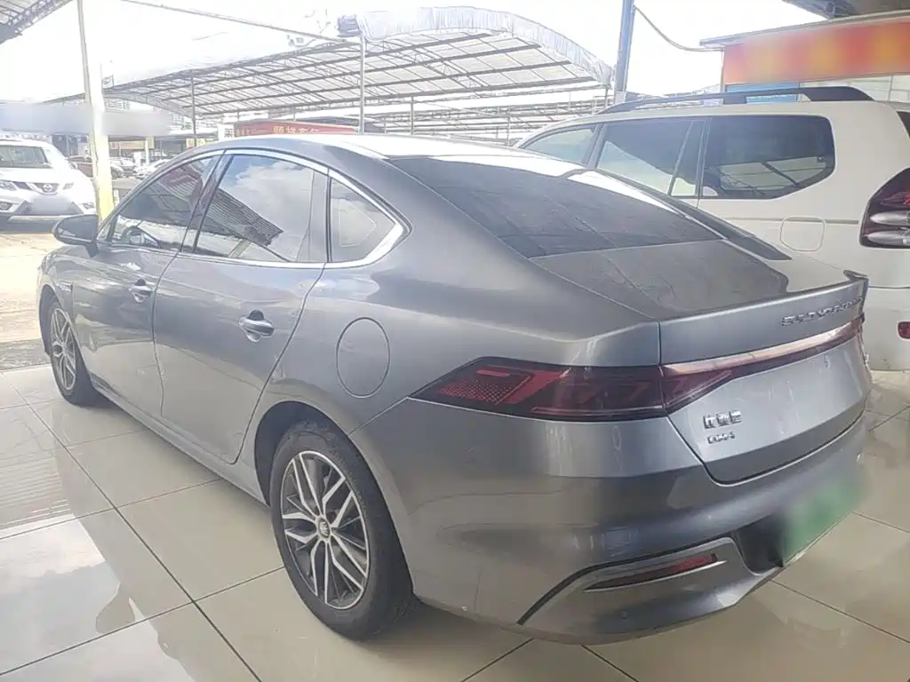 Qin PLUS DM-i 55 KM Flagship
