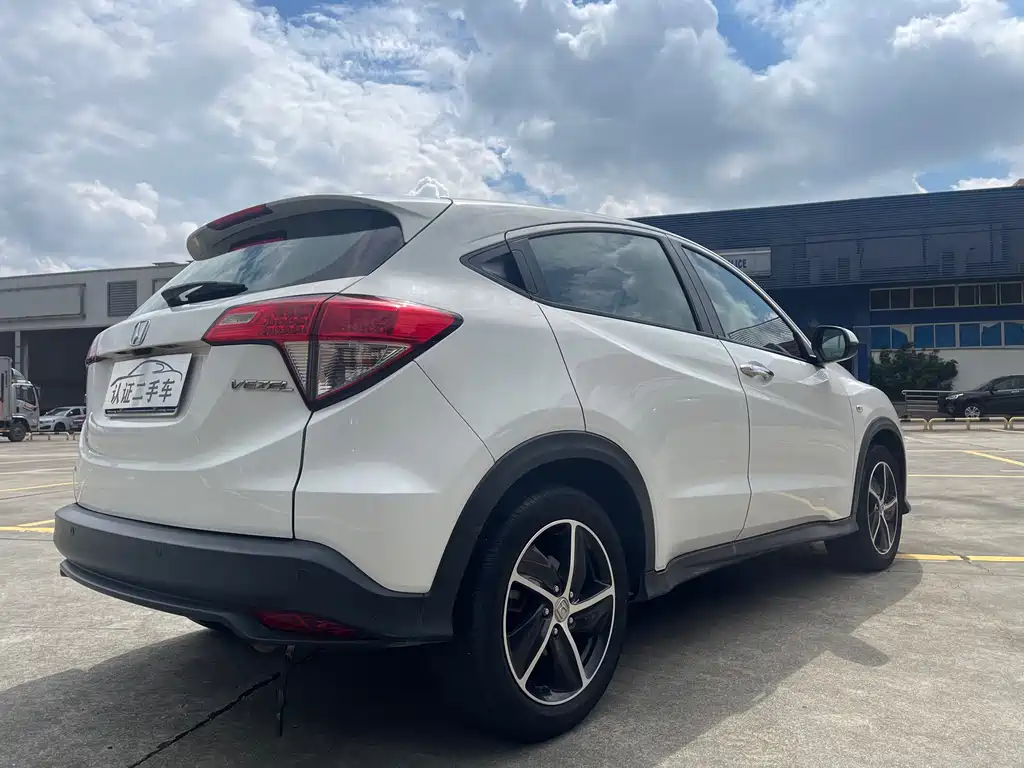 Vezel 1.5 L CVT Pioneer