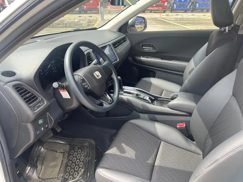 Vezel 1.5 L CVT Pioneer