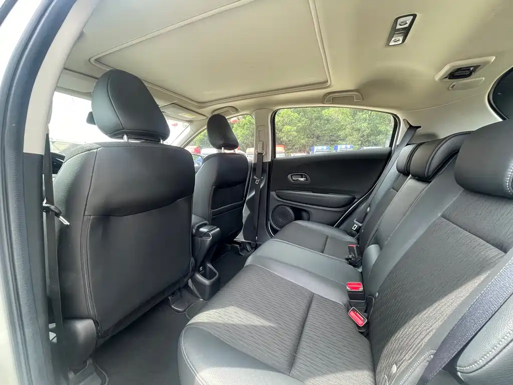 Vezel 1.5 L CVT Pioneer