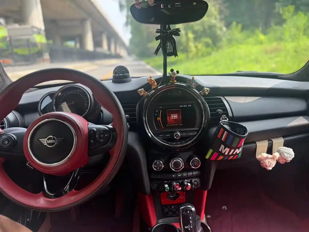 MINI 1.5 T ONE