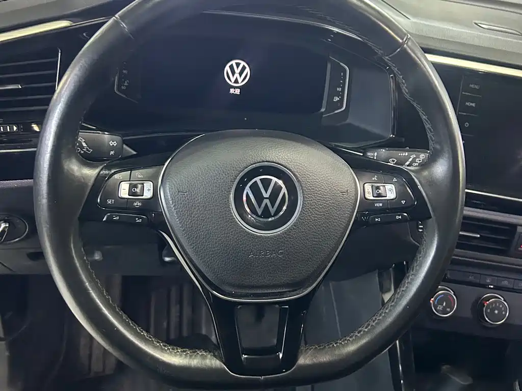 Tayron 330 TSI 2 WD Luxury Connected
