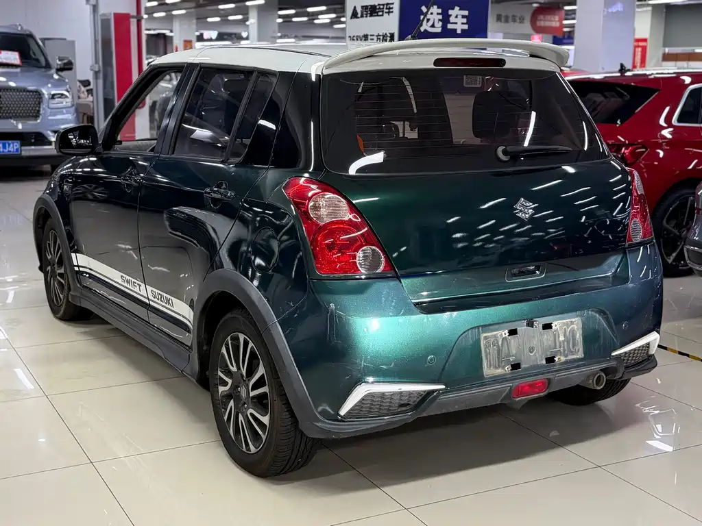 Swift 1.5 L Auto Fashion Cool Play