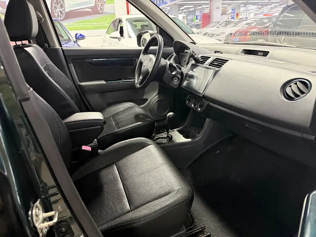 Swift 1.5 L Auto Fashion Cool Play