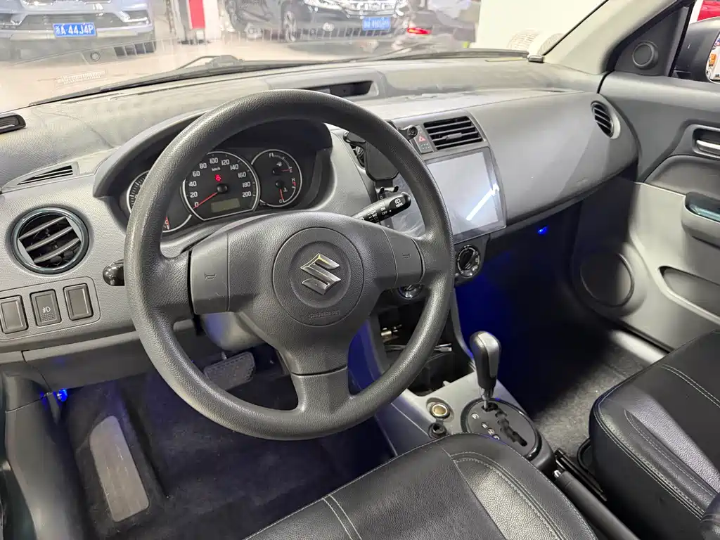Swift 1.5 L Auto Fashion Cool Play