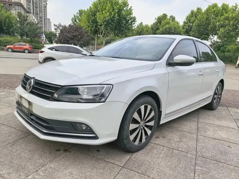 Volkswagen Sagitar 1.6 L Auto Comfort