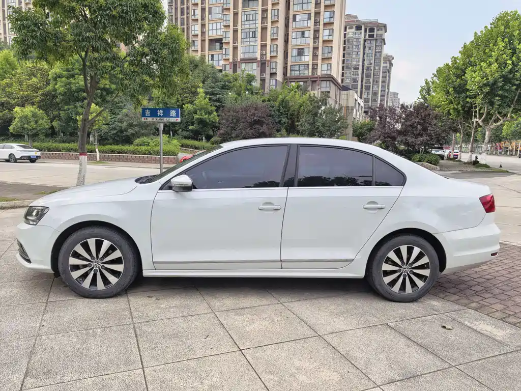 Sagitar 1.6 L Auto Comfort
