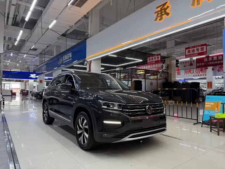 Volkswagen Tayron 280 TSI 2 WD Luxury Connected