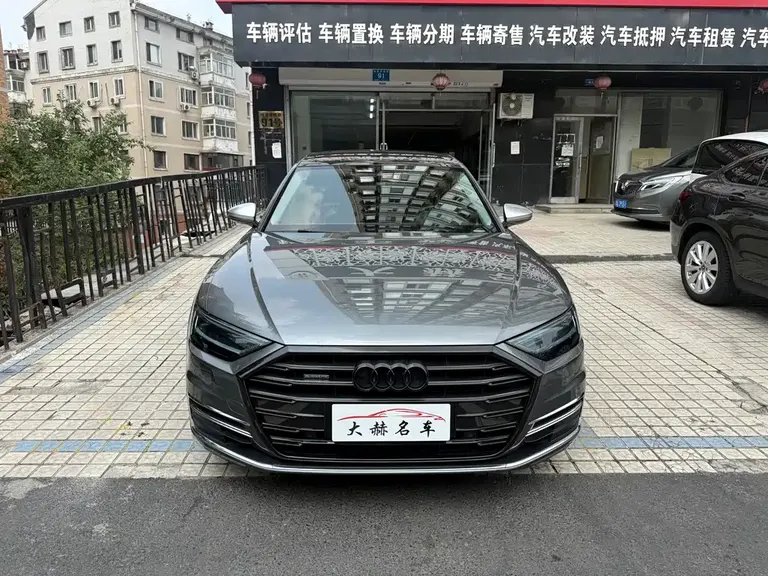 Audi A8 A8 L 55 TFSI quattro Launch Elite