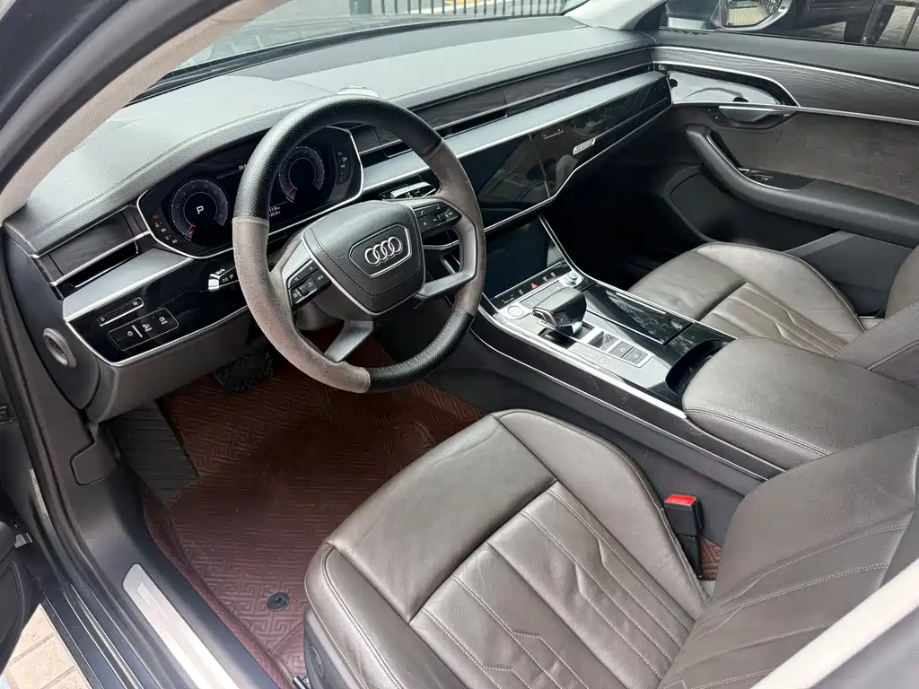 Audi A8 A8 L 55 TFSI quattro Launch Elite