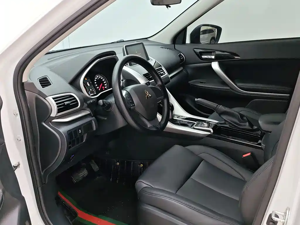 Eclipse Cross 奕歌 2022款 1.5 T CVT两驱无畏版