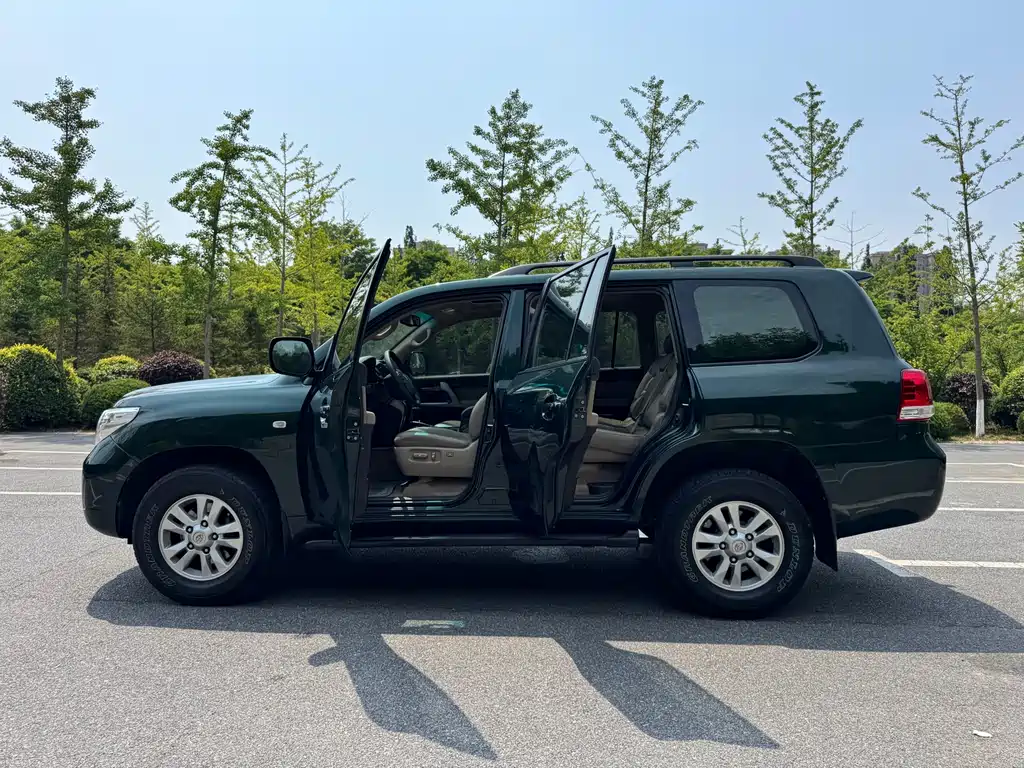 Land Cruiser 4.0 L Auto VX
