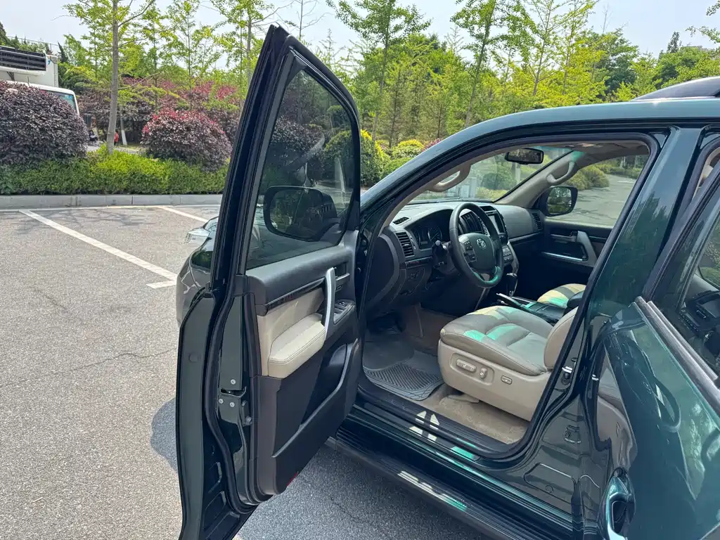 Land Cruiser 4.0 L Auto VX
