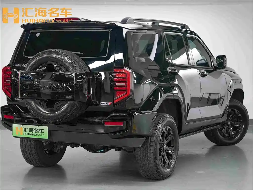 Tank 400 NEV Hi4-T Offroad
