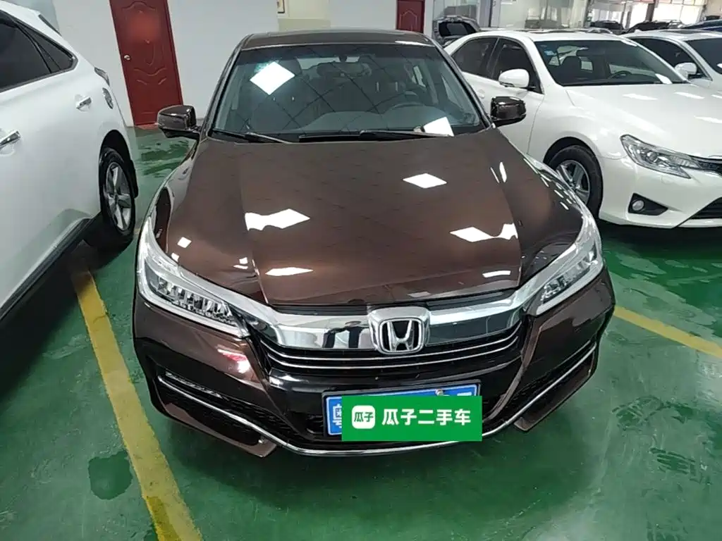Accord 2.4 L Luxury