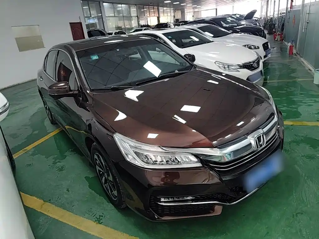 Accord 2.4 L Luxury