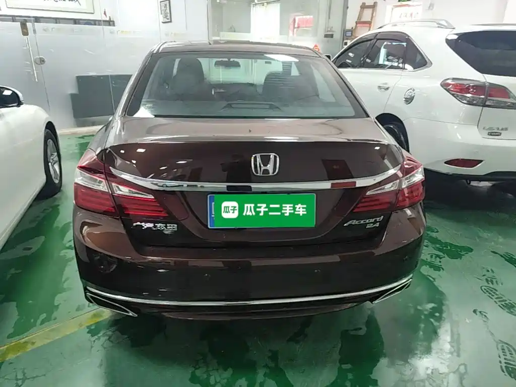 Accord 2.4 L Luxury