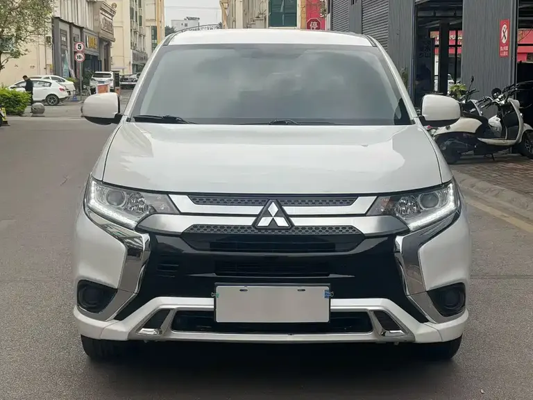 Mitsubishi Outlander 欧蓝德 2020款 2.0 L 两驱畅行版 5座