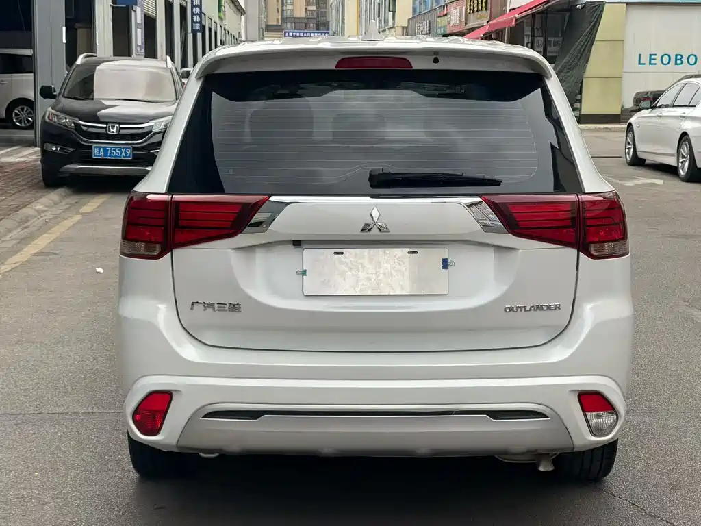 Outlander 欧蓝德 2020款 2.0 L 两驱畅行版 5座