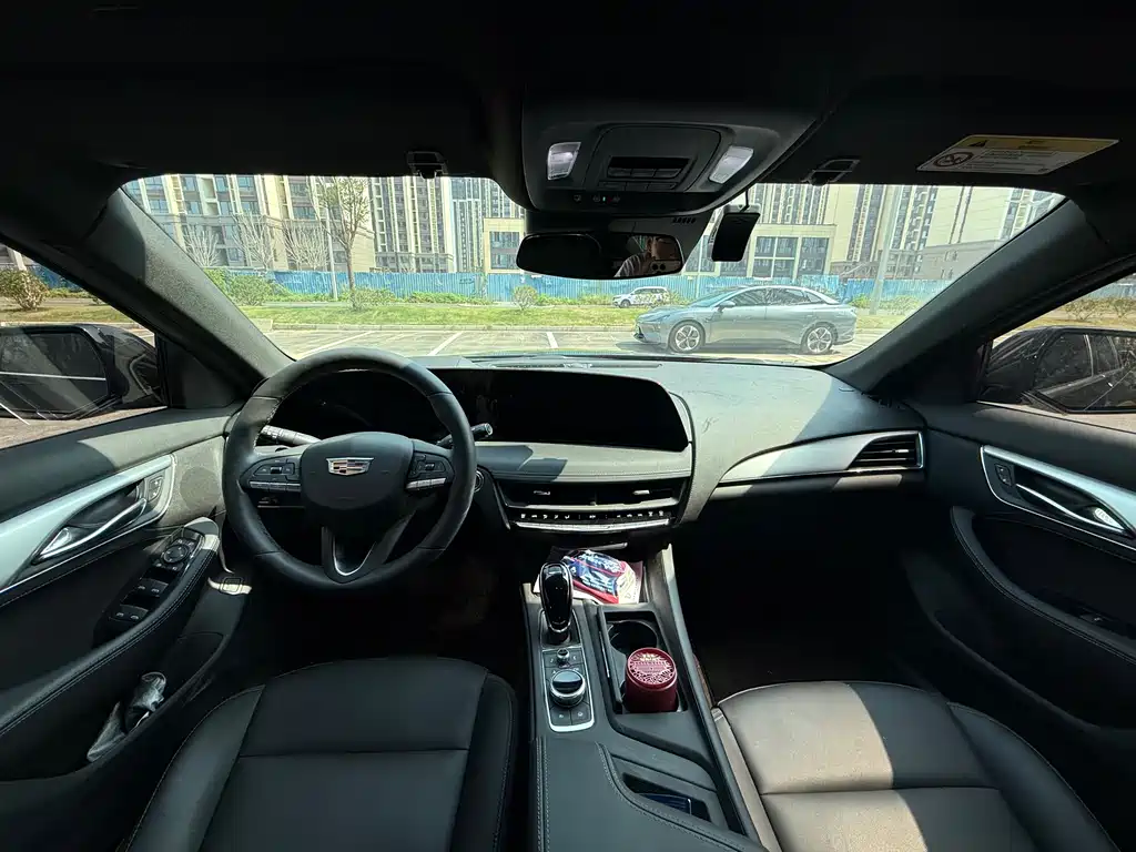 Cadillac CT5 28 T City Style