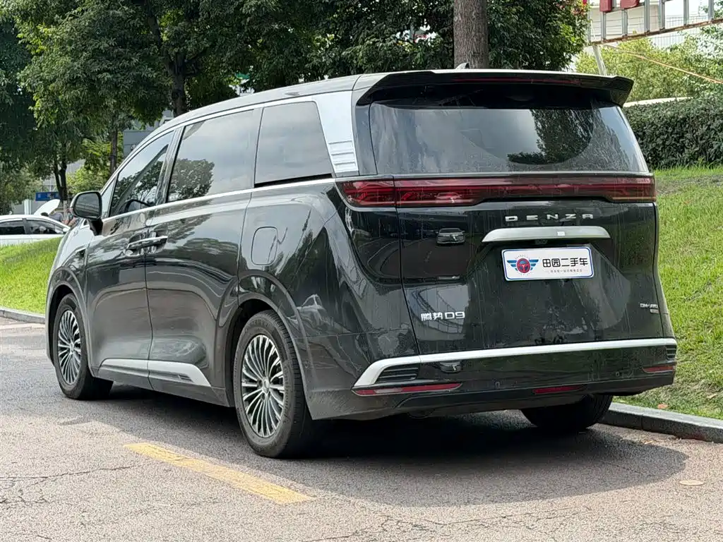 Denza D9 DM-i Smart Drive 1020 4 WD Honored
