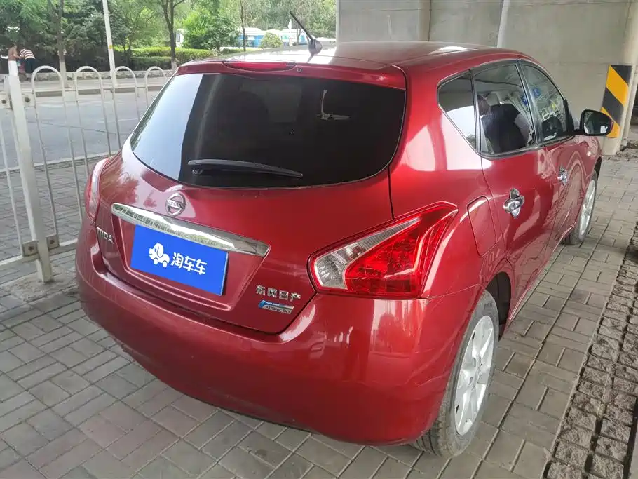 Tiida 1.6 L CVT Intelligent