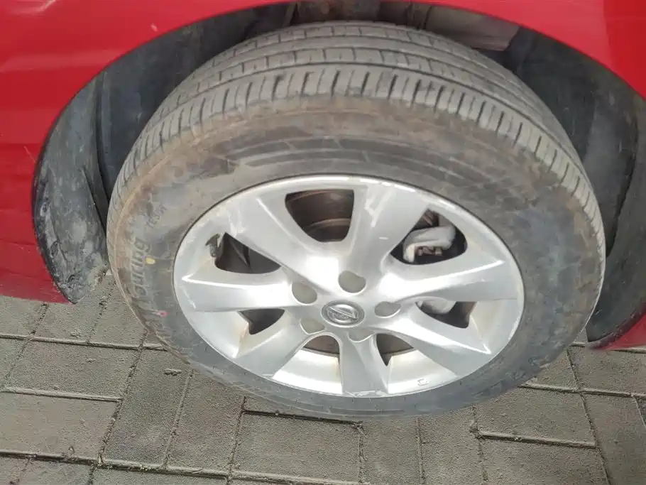 Tiida 1.6 L CVT Intelligent