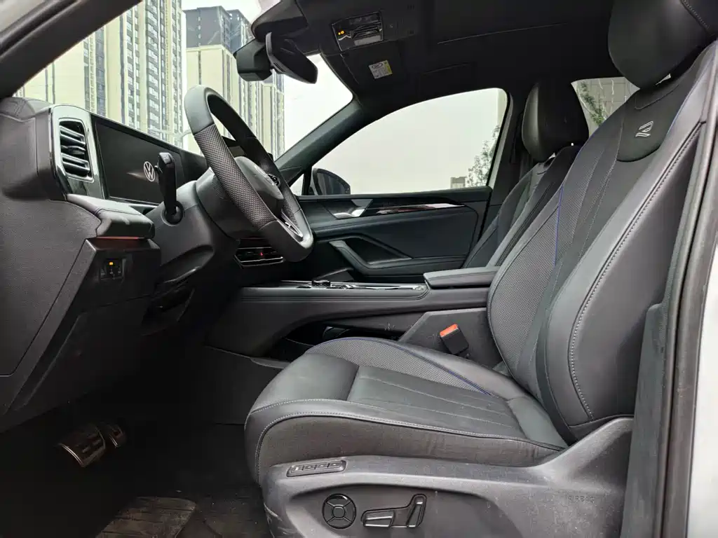 Tiguan L PRO 380 TSI 4 WD R-Line Smart Leading