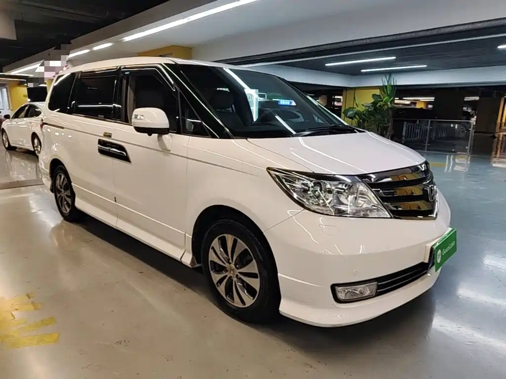 Elysion 2.4 L VTi-S Distinguished