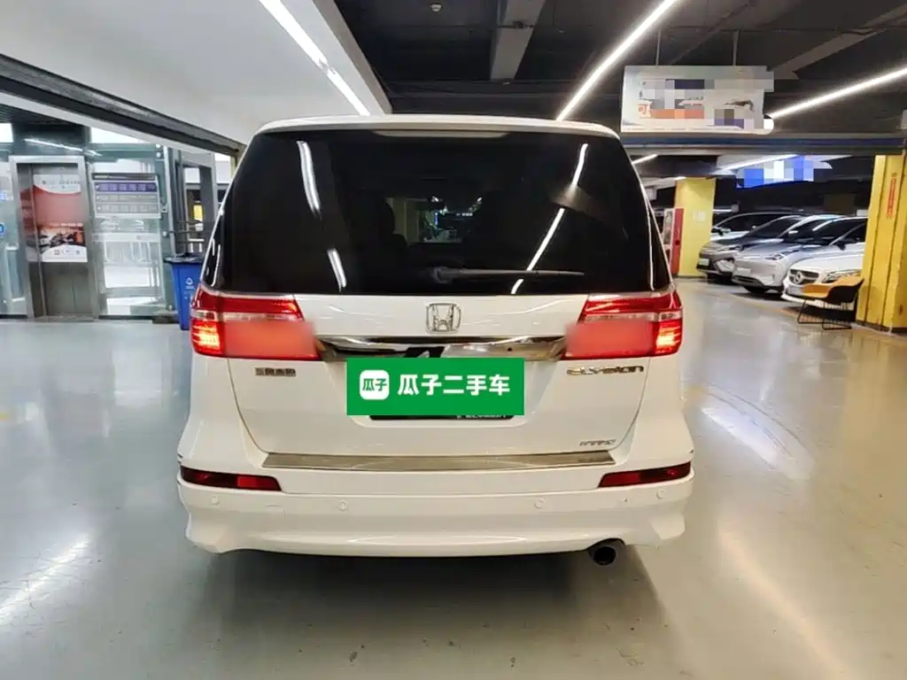 Elysion 2.4 L VTi-S Distinguished
